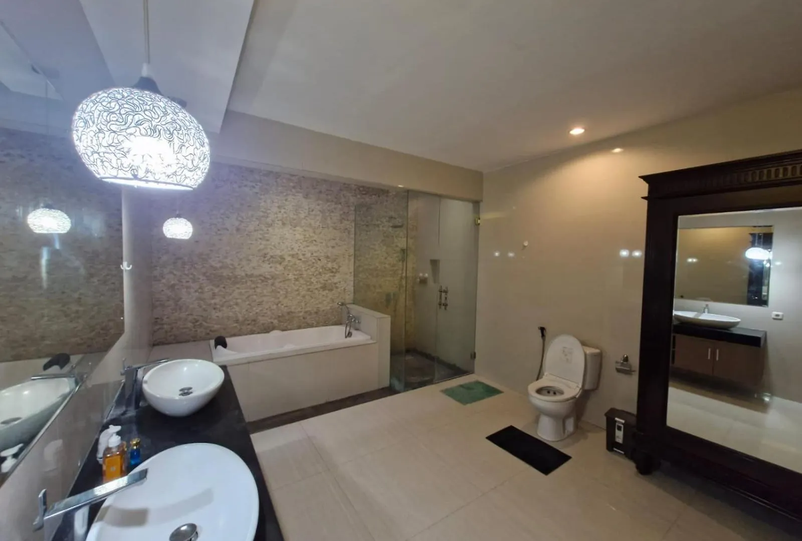 Max Guest House Seminyak  Seminyak (Bali)